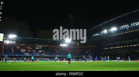 Stamford Bridge, London, UK. 9. März 2016. Champions-League. Chelsea gegen Paris Saint-Germain. Spieler Aufwärmen vor dem Kick-off-Credit: Action Plus Sport/Alamy Live News Stockfoto