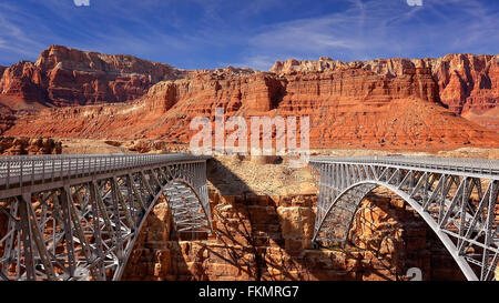 Historic Navajo Bridge überspannt Marble Canyon im nördlichen Arizona Stockfoto