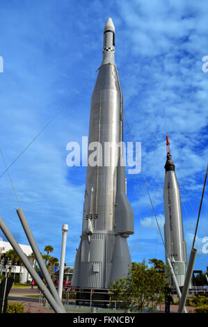 Apollo-Raketen auf dem Display in Rocket Garden am Kennedy Space Center Stockfoto