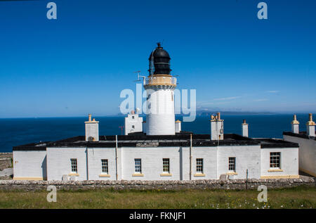 Dunnet Head Leuchtturm, Caithness, Schottland, Vereinigtes Königreich an einem klaren sonnigen Tag Stockfoto