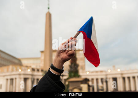 Tschechien Flagge in St peter Platz im Vatikan Stockfoto