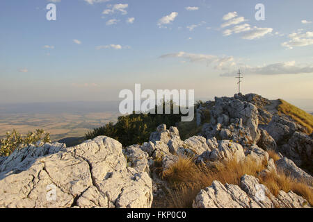 Blick vom Freiheitsdenkmal auf Shipka Pass, abends Licht, Zentralbalkan Bulgarien Stockfoto