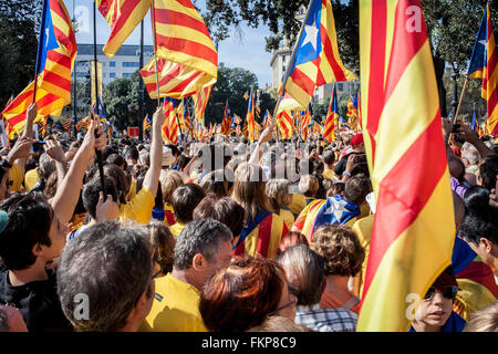 Politische Demonstration für die Unabhängigkeit Kataloniens. Catalunya Platz. 19. Oktober 2014. Barcelona. Katalonien. Spanien. Stockfoto