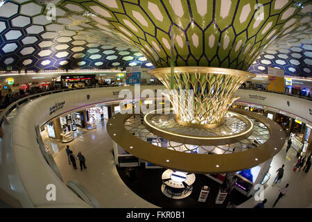 Vereinigte Arabische Emirate, Abu Dhabi, Flughafen, Duty Free shopping-Bereich Stockfoto