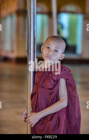 Porträt eines jungen Mönch, Bagan, Myanmar Stockfoto