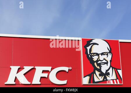 KFC-Logo an der Wand Stockfoto