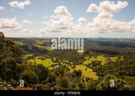 Blick auf Überrollen der Blackall Range von Montville in Queensland, Australien, Stockfoto