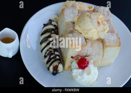 Shibuya Honig Toast mit Eis Stockfoto