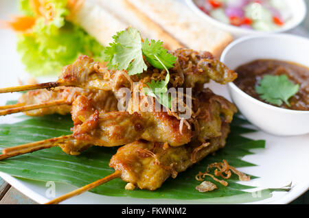 Schweinefleisch-Satay mit Erdnuss-Sauce Stockfoto