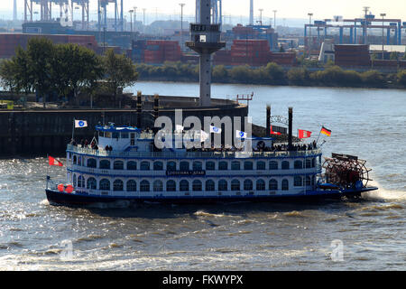 Louisiana Star Paddelboot auf der Elbe, Hamburg, Deutschland Stockfoto