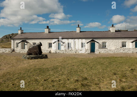 Piloten auf dem Land und Canon, Llanddwyn Island Stockfoto