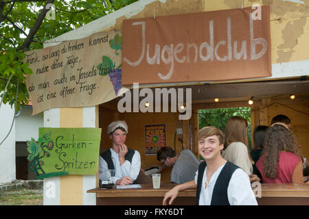 Österreich, Burgenland, Purbach am Neusiedler See, Stadtfest, Alkohol Und Jugend Stockfoto