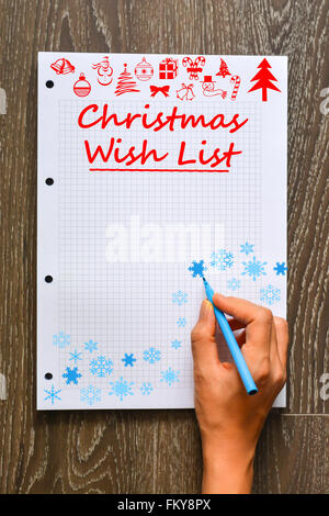 Weihnachts-Wunschliste an den Weihnachtsmann Stockfoto