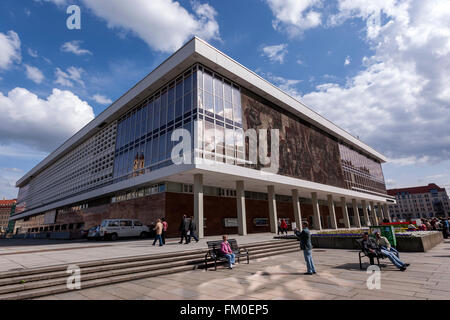 Dresden Kulturpalast Wandbild "Der Weg der Roten Fahne", der Weg der roten Fahne, Sachsen, Deutschland Stockfoto