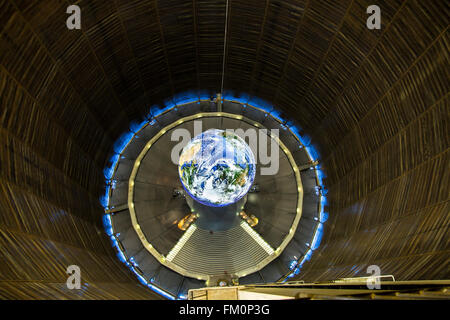 Der Gasometer in Oberhausen, Deutschland, höchste Ausstellungshalle Europas, 117 Meter Höhe, neue Ausstellung, Wunder der Natur, Stockfoto