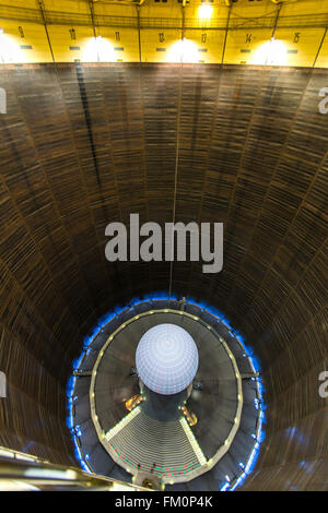 Der Gasometer in Oberhausen, Deutschland, höchste Ausstellungshalle Europas, 117 Meter Höhe, neue Ausstellung, Wunder der Natur, Stockfoto