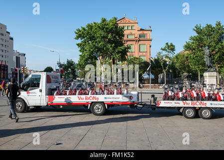 Viu Bicing Bike-sharing-System Service LKW am Passeig de Lluís Companys, Barcelona, Spanien Stockfoto