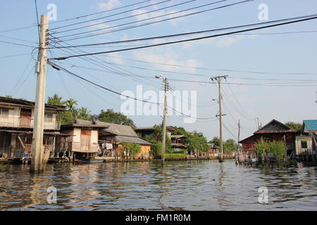 Ein Shanty-Haus am Wat Pho, Bangkok, Thailand Stockfoto