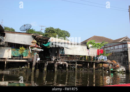 Ein Shanty-Haus am Wat Pho, Bangkok, Thailand Stockfoto