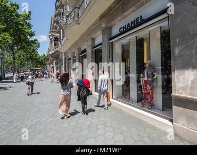 Chanel-Store an der Passeig de Gracia Avenue in Barcelona, Spanien Stockfoto