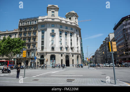 Kreuzung der Passeig de Gracia Avenue und Gran Via de Les Corts Catalanes in Barcelona, Spanien Stockfoto