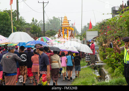 Asien, Indonesien, Bali. Trauerzug Schrein. Stockfoto