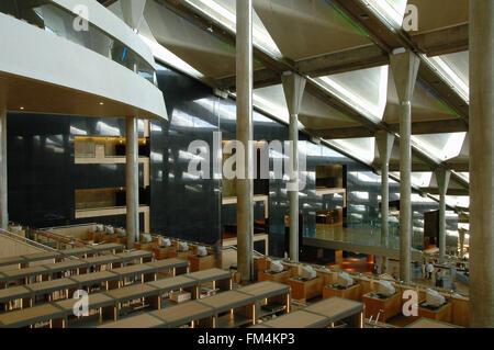 Innenraum der Bibliotheca Alexandrina eine große Bibliothek und kulturellen Zentrum in der Stadt Alexandria in Ägypten befindet. Es ist ein Gedenken an die Bibliothek von Alexandria, die in der Antike verloren war. Stockfoto