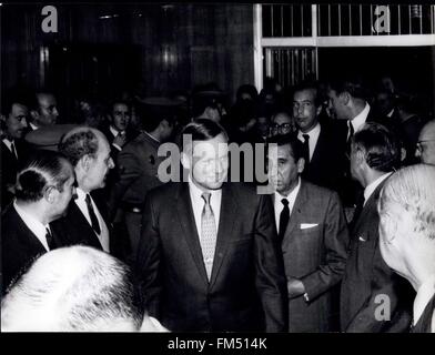 1969 - Raumfahrer Ankunft in Madrid: Madrid. Buzz Aldrin, Collins und Armstrong, der alle drei Männer von Apolo 11, kam nach Marajas Flughafen in Madrid gestern Abend, 6. Oktober, A Shop Fenster Crasher wegen große Krähe, die in Barajas, aber NOBC von glasweise verletzt wurde. © Keystone Bilder USA/ZUMAPRESS.com/Alamy Live-Nachrichten Stockfoto