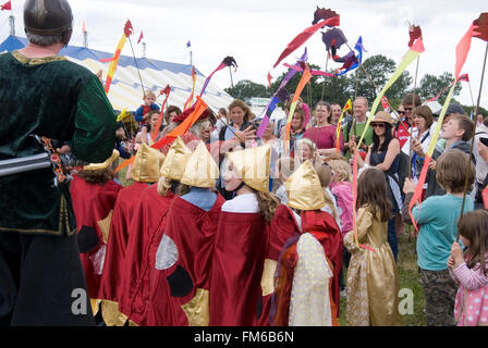 TEWKESBURY, GLOS. UK - Juli 2013: Kinderanimation am 13. Juli 2014 bei Tewkesbury Mittelalterfest Stockfoto