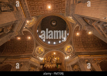 Decke Detaiil im Inneren der Basilika St. Peter, Rom, Italien Stockfoto