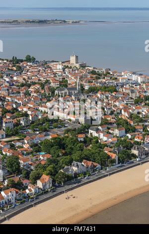 Frankreich, Charente Maritime, Fouras, Cadoret Strand und die Stadt (Luftbild) Stockfoto
