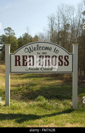 Rotes Kreuz Willkommens-Schild mit North Carolina USA Stockfoto