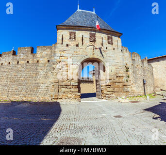 Haupteingang (Porte Narbonnaise), Carcassonne, Frankreich Stockfoto