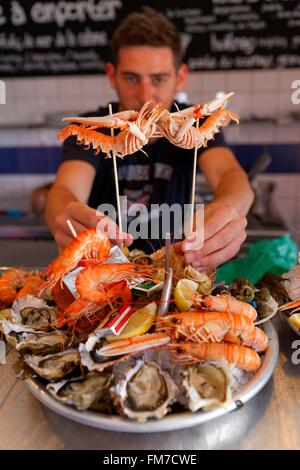 Frankreich, Gironde, Bassin d ' Arcachon, Cap Ferret, Chez Edouard, Oyster Restaurant, Fischplatte Stockfoto