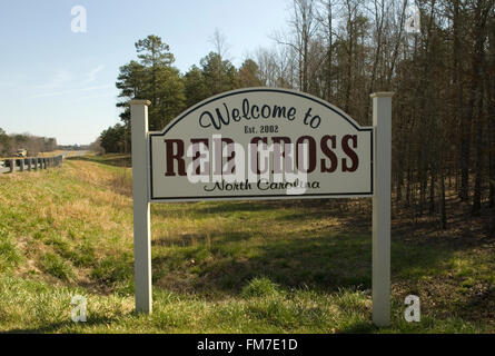 Rotes Kreuz Willkommens-Schild mit North Carolina USA Stockfoto