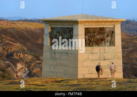 Simbabwe, Matabeleland South Province, matobo oder matopos Hills National Park, ein UNESCO Weltkulturerbe, Felsbrocken auf Malindidzimu Hill (Haus des Geschäfts- oder Firmenwertes Spirituosen) auf dem Gipfel der Welt, wo die Cecil Rhodes begraben wird, le Fluss Shangani Gedenkstätte rend Hommage à Allan Wilson et ses Soldats qui ont été Mtjaan anéanti par le Général et ses 30.000 guerriers Ndebele en Mieter de prendre leur Pays Stockfoto