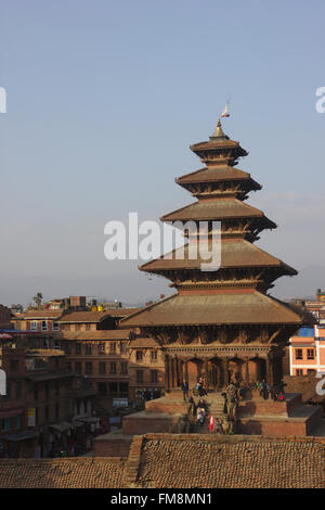 Nyatapola Tempel auf Taumadhi Tole, Blick von einer Dachterrasse, Bhaktapur, Nepal Stockfoto