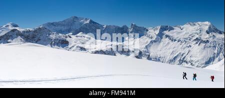 Frankreich, Savoyen, Tarentaise und Vanoise, Tignes, Klettern auf den Kuppeln Picheres, im Hintergrund La Grande Motte, Grande Casse, Aiguille epend und Grand Bec Stockfoto