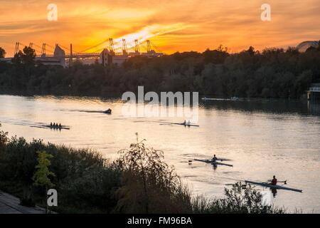 Spanien, Andalusien, Sevilla, Guadalquivir-Becken am Sonnenuntergang Sonne Stockfoto