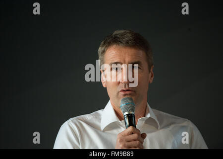 Fellbach, Deutschland. 11. März 2016. Ehemalige Rennfahrer Bernd Schneider auf einer Pressekonferenz anlässlich des Beginns der neuen Rennsaison in Fellbach, Deutschland, 11. März 2016. Foto: Marijan Murat/Dpa/Alamy Live News Stockfoto