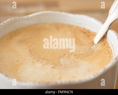 Kaffee mit Milchschaum Stockfoto