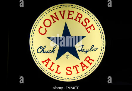 Markenname: "Converse All Star", Berlin. Stockfoto