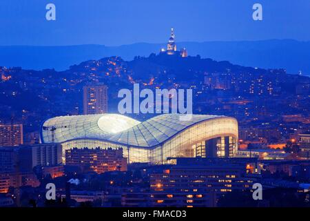 Frankreich, Bouches du Rhone, Marseille, Velodrom und die Notre Dame De La Garde-Hintergrund Stockfoto