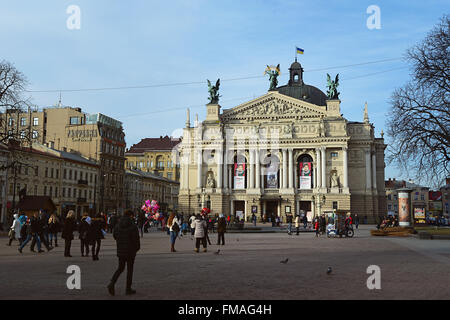 Lviv, Ukraine - 30. Januar 2016: Lemberg Stadtbild. Blick auf das Lviv Theater für Oper und Ballett Stockfoto