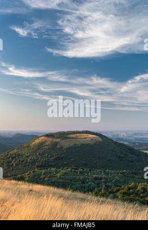 Frankreich, Puy de Dome, der regionale Naturpark der Vulkane der Auvergne, Chaine des Puys, Orcines, Blick auf den Puy des Stockfoto