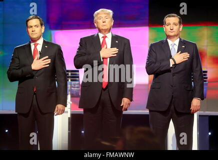 Miami, Florida, USA. 10. März 2016. Republikanischen Kandidaten MARCO RUBIO, DONALD TRUMP und TED CRUZ auf der Bühne für die republikanische Präsidentschafts-Debatte im Bank United Center an der University of Miami. © Mike Stocker/Sun-Sentinel/ZUMA Draht/Alamy Live-Nachrichten Stockfoto