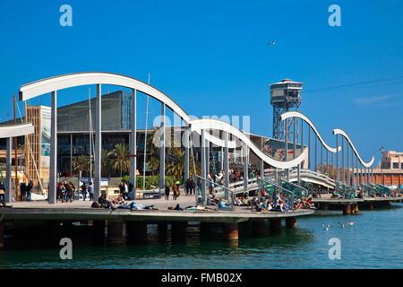 Spanien, Katalonien, Barcelona, Rambla del Mar Stege von den Architekten Helio Pinon und Albert Viaplana in der Nähe von Port Vell Stockfoto