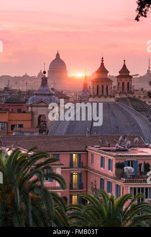 Italien, Latium, Rom, Altstadt Weltkulturerbe der UNESCO, Piazza del Popolo, Saint Peter Cupula aus gesehen die Stockfoto