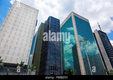 Moderne Wolkenkratzer auf Paulista Avenue, Sao Paulo, Brasilien (drittes Gebäude - Cetenco Plaza) Stockfoto