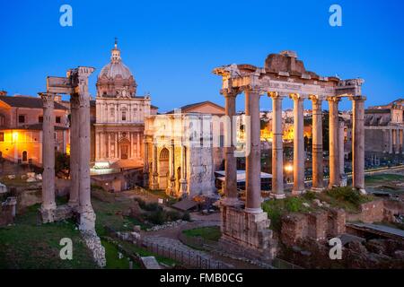 Italien, Latium, Rom, Altstadt Weltkulturerbe der UNESCO, das Forum Romanum und der Bogen des Septimius Severus Stockfoto